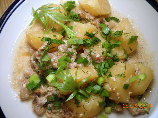 Картошка тушёная с мясом в сметанном соусе 055.JPG